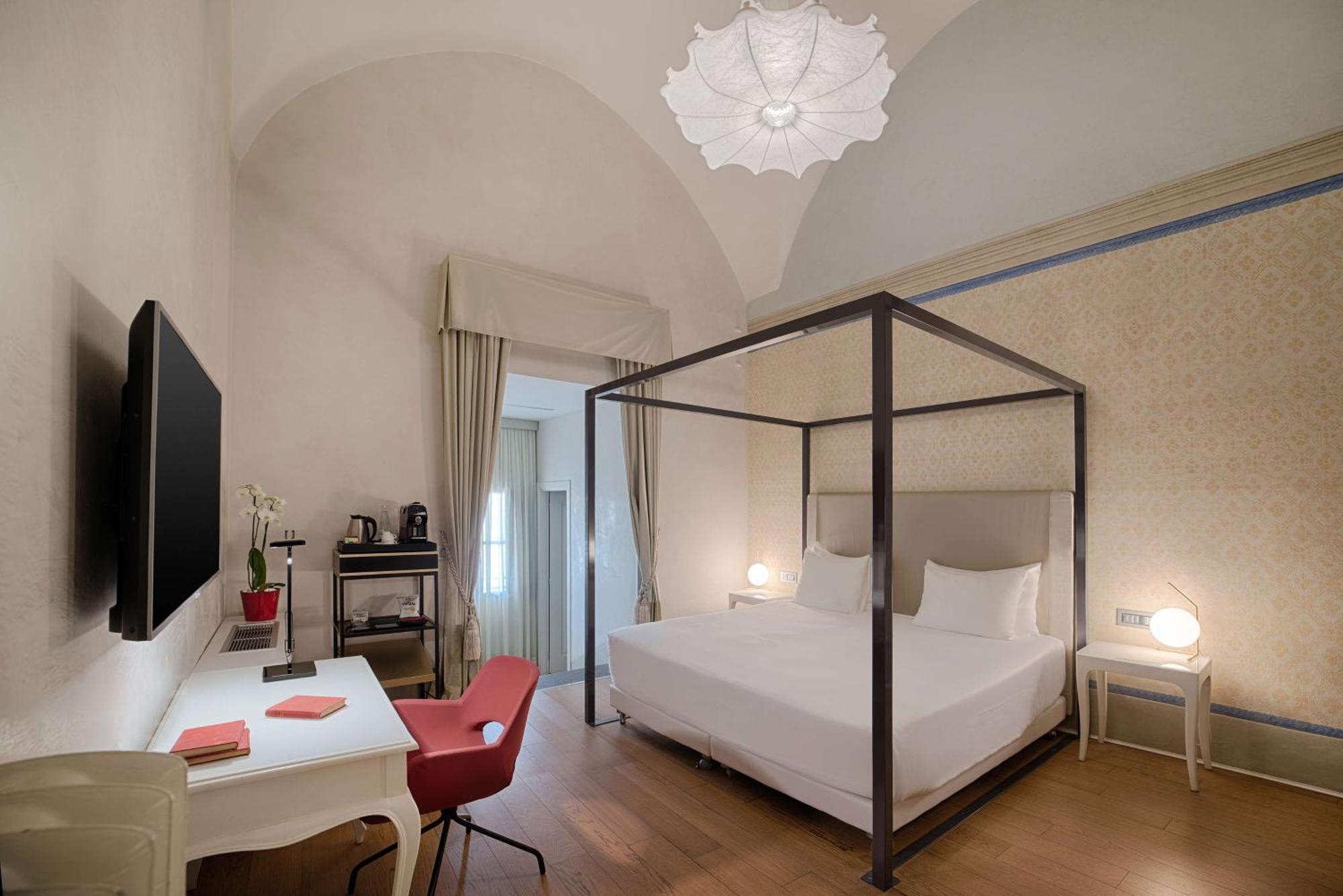 Nh Collection Porta Rossa 5* Florenz